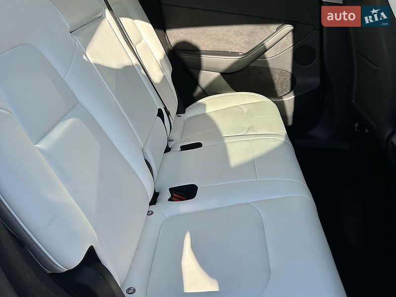 Позашляховик / Кросовер Tesla Model Y 2023 в Львові
