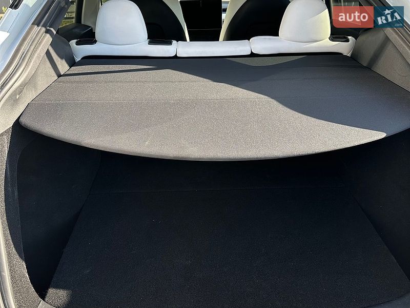 Позашляховик / Кросовер Tesla Model Y 2023 в Львові