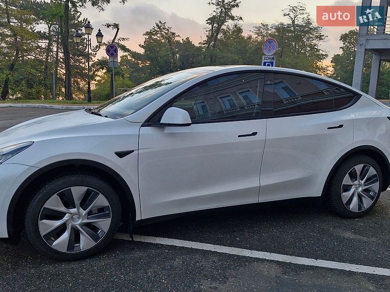 Внедорожник / Кроссовер Tesla Model Y 2021 в Одессе