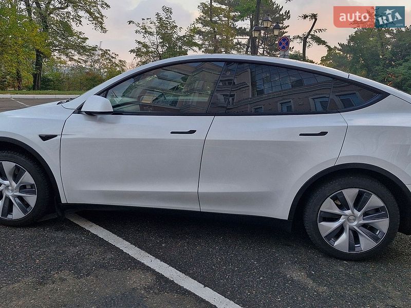 Внедорожник / Кроссовер Tesla Model Y 2021 в Одессе