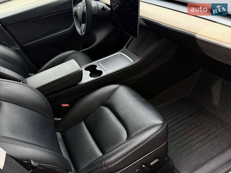 Внедорожник / Кроссовер Tesla Model Y 2021 в Днепре