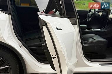 Внедорожник / Кроссовер Tesla Model Y 2021 в Днепре