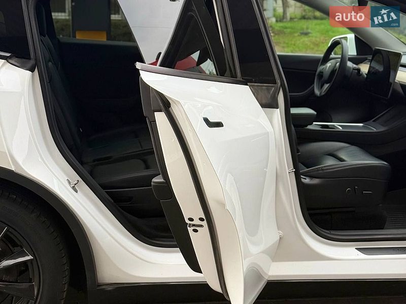Внедорожник / Кроссовер Tesla Model Y 2021 в Днепре