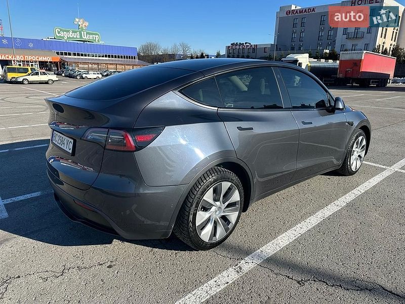 Внедорожник / Кроссовер Tesla Model Y 2021 в Львове