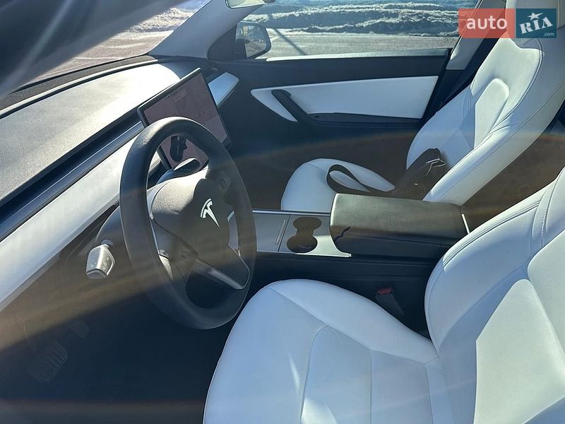Внедорожник / Кроссовер Tesla Model Y 2021 в Львове