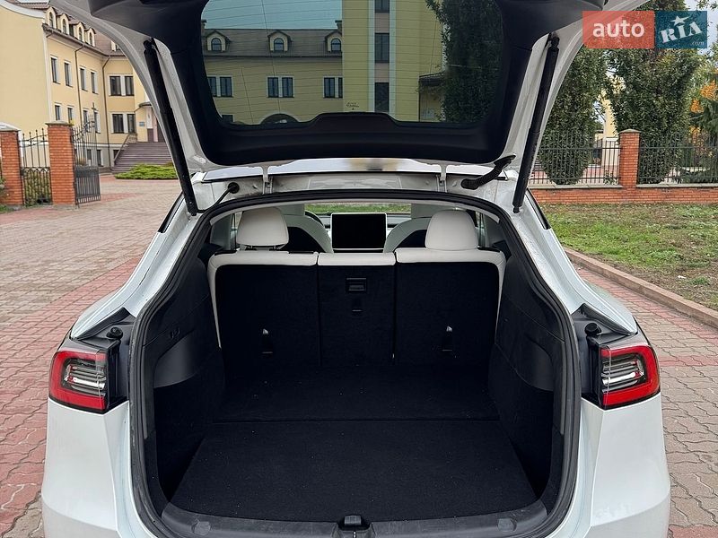 Внедорожник / Кроссовер Tesla Model Y 2021 в Обухове