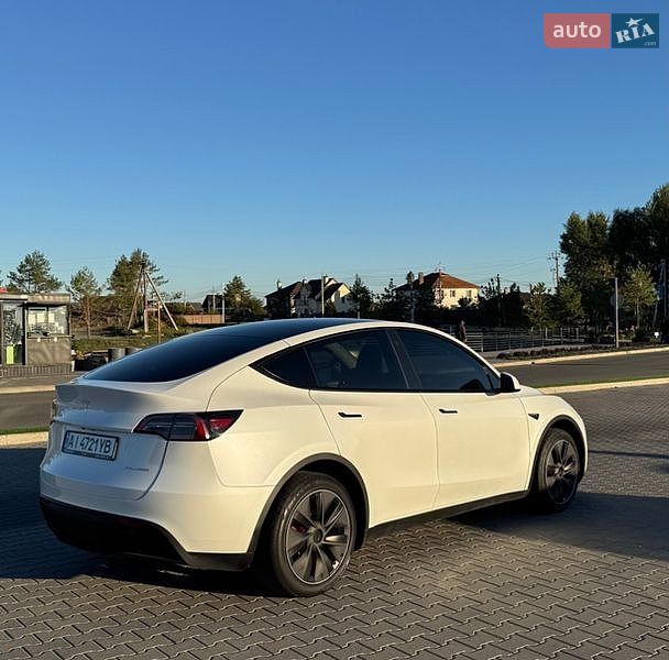 Внедорожник / Кроссовер Tesla Model Y 2023 в Вышгороде