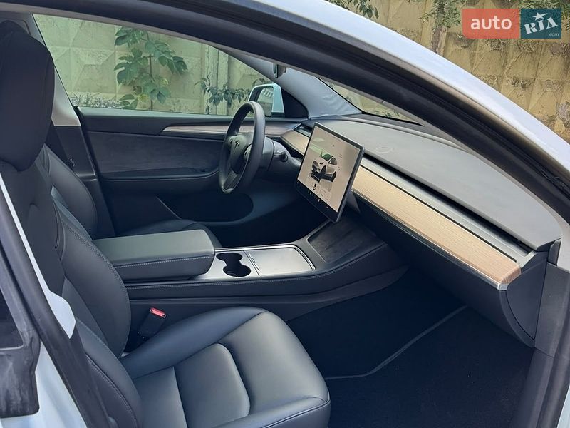 Внедорожник / Кроссовер Tesla Model Y 2024 в Одессе