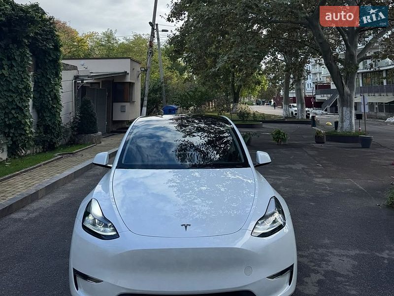 Внедорожник / Кроссовер Tesla Model Y 2024 в Одессе
