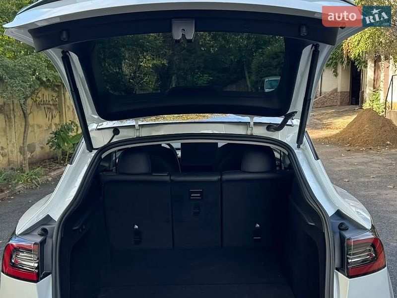 Внедорожник / Кроссовер Tesla Model Y 2024 в Одессе