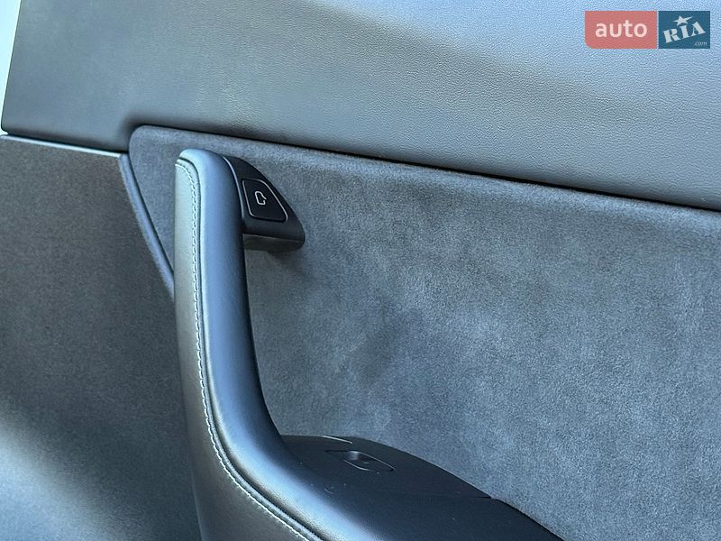 Внедорожник / Кроссовер Tesla Model Y 2021 в Дрогобыче