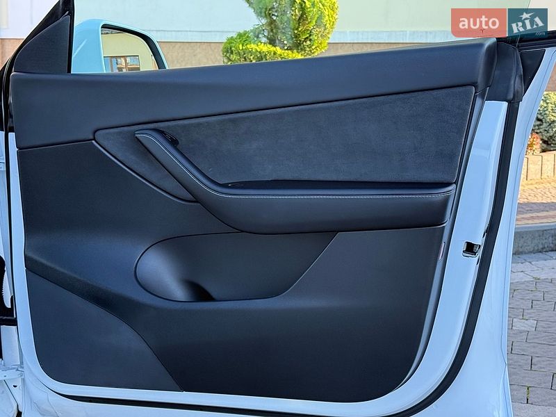 Внедорожник / Кроссовер Tesla Model Y 2021 в Дрогобыче