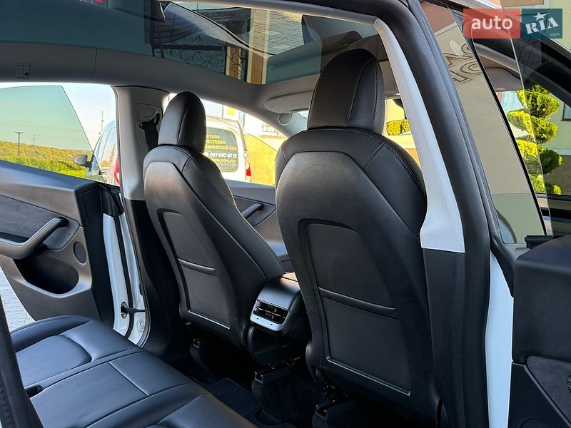 Внедорожник / Кроссовер Tesla Model Y 2021 в Дрогобыче