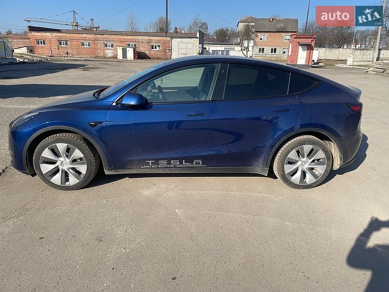 Позашляховик / Кросовер Tesla Model Y 2022 в Львові