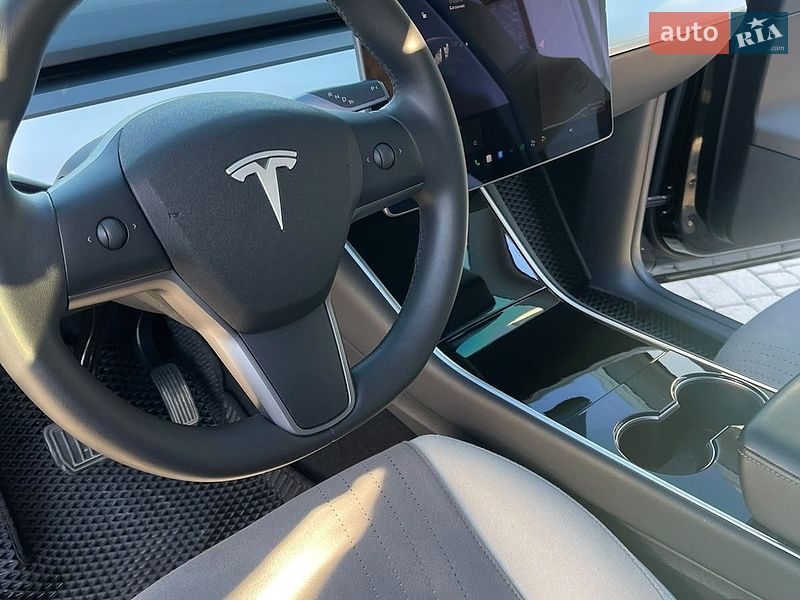 Внедорожник / Кроссовер Tesla Model Y 2020 в Самборе