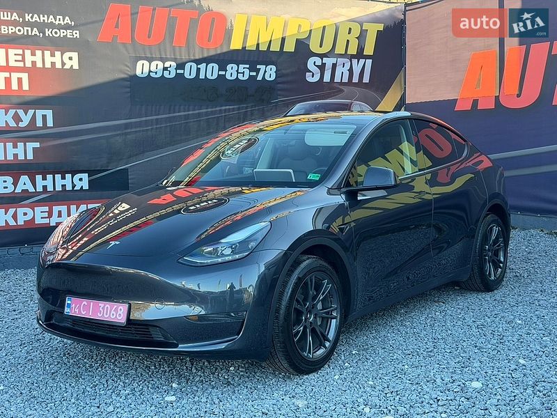 Tesla Model Y 2024