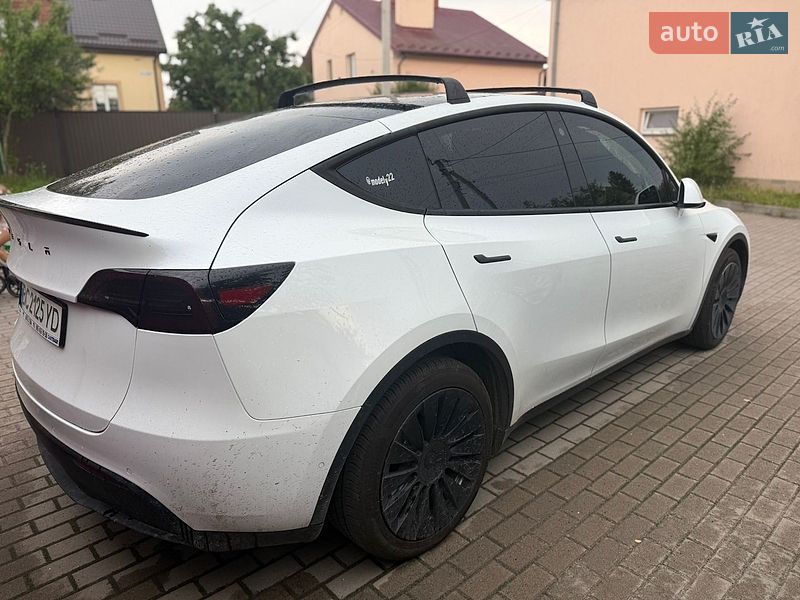 Позашляховик / Кросовер Tesla Model Y 2022 в Львові