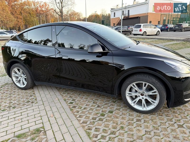 Внедорожник / Кроссовер Tesla Model Y 2023 в Харькове