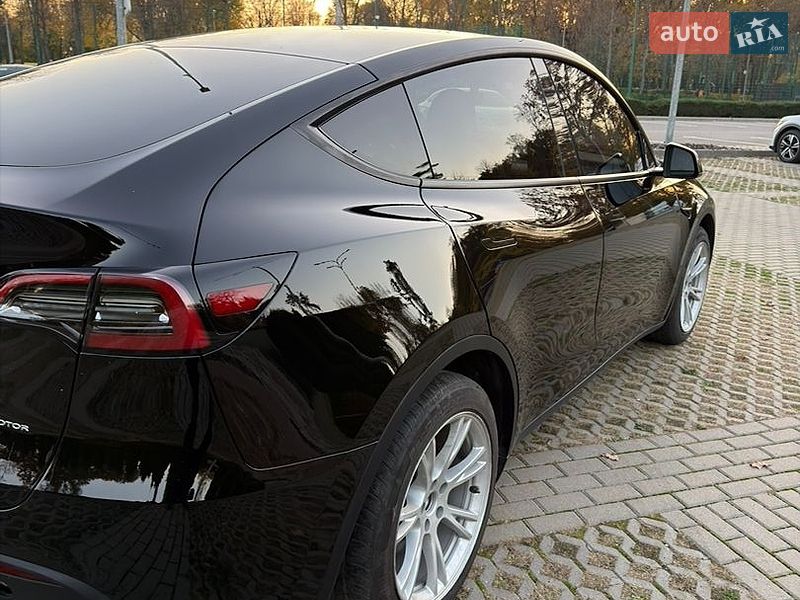 Позашляховик / Кросовер Tesla Model Y 2023 в Харкові