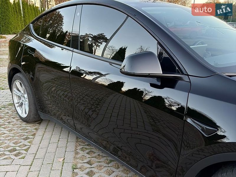 Внедорожник / Кроссовер Tesla Model Y 2023 в Харькове