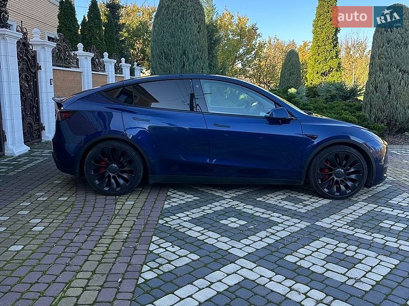 Позашляховик / Кросовер Tesla Model Y 2022 в Харкові