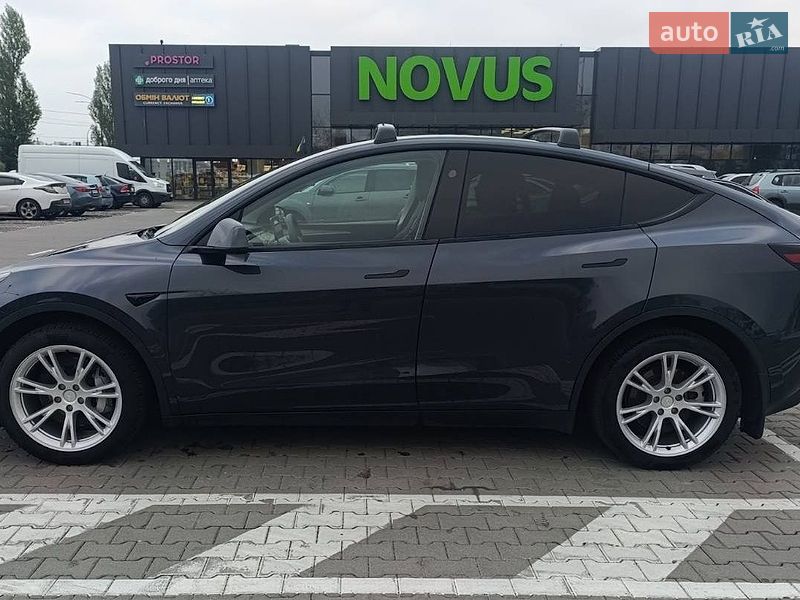 Позашляховик / Кросовер Tesla Model Y 2024 в Києві