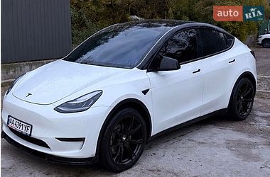 Внедорожник / Кроссовер Tesla Model Y 2021 в Киеве