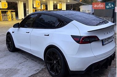 Внедорожник / Кроссовер Tesla Model Y 2021 в Киеве