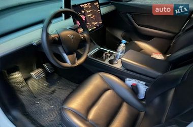Внедорожник / Кроссовер Tesla Model Y 2021 в Киеве