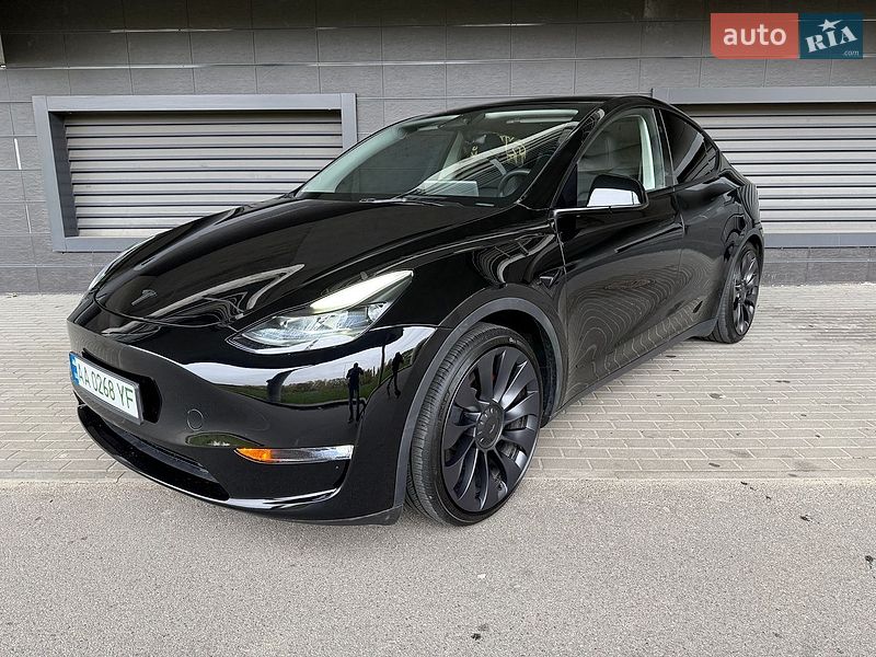 Tesla Model Y 2024