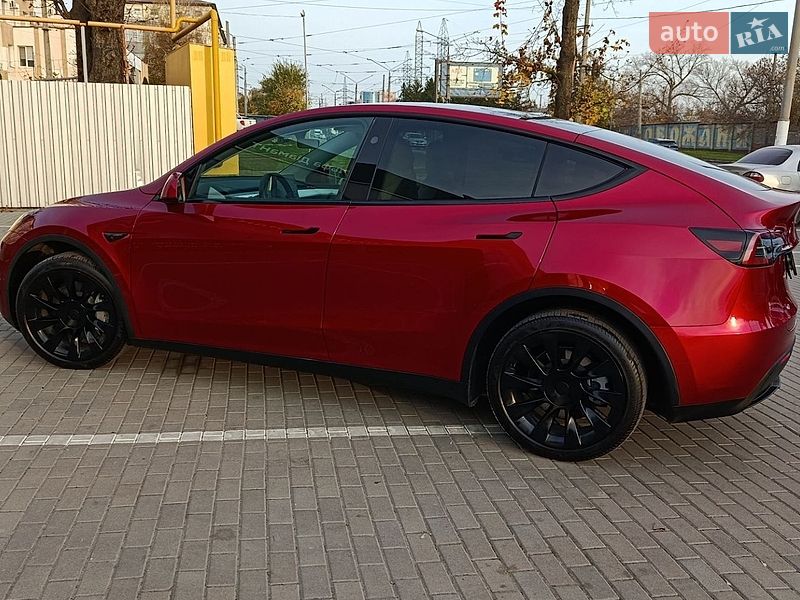 Внедорожник / Кроссовер Tesla Model Y 2024 в Харькове