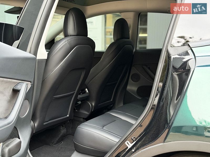Внедорожник / Кроссовер Tesla Model Y 2022 в Киеве