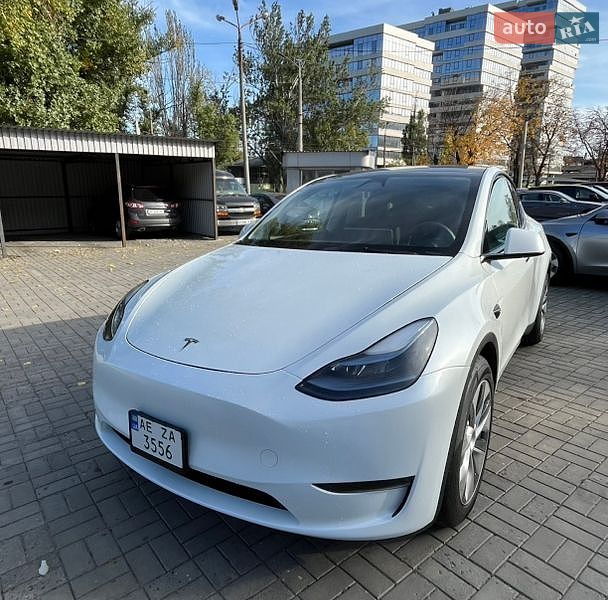 Tesla Model Y 2023