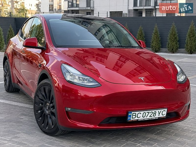 Tesla Model Y 2024