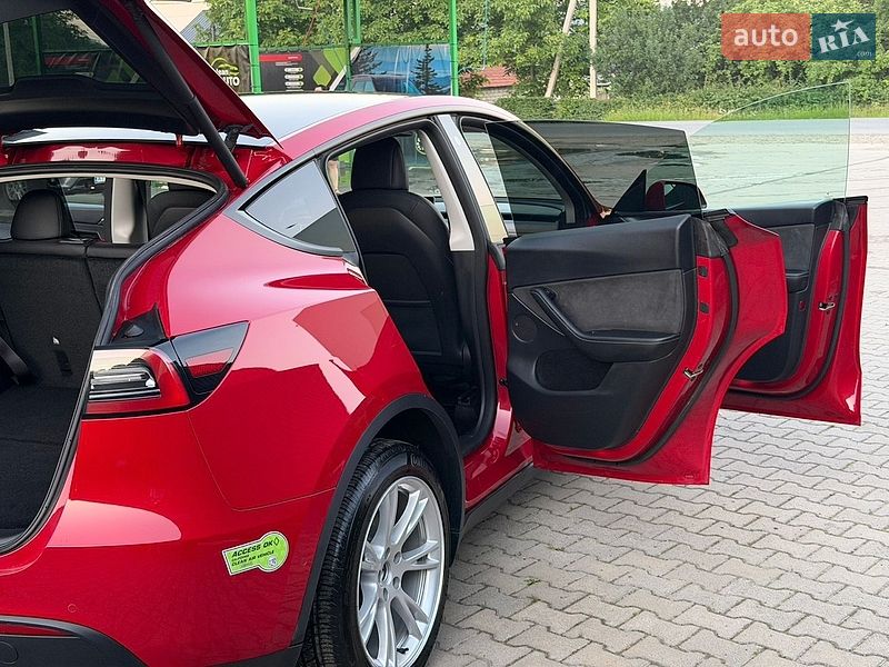 Позашляховик / Кросовер Tesla Model Y 2022 в Коломиї