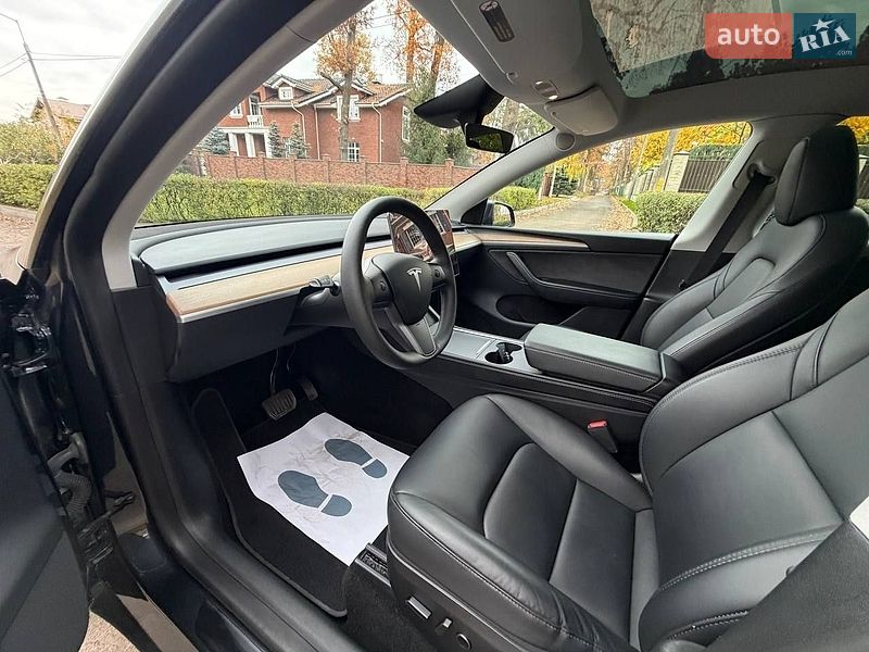 Позашляховик / Кросовер Tesla Model Y 2024 в Києві