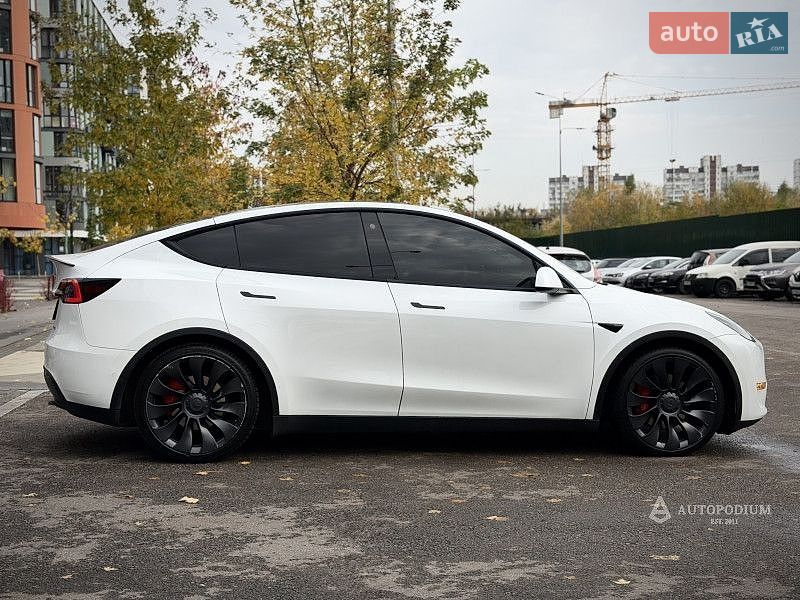Позашляховик / Кросовер Tesla Model Y 2022 в Києві