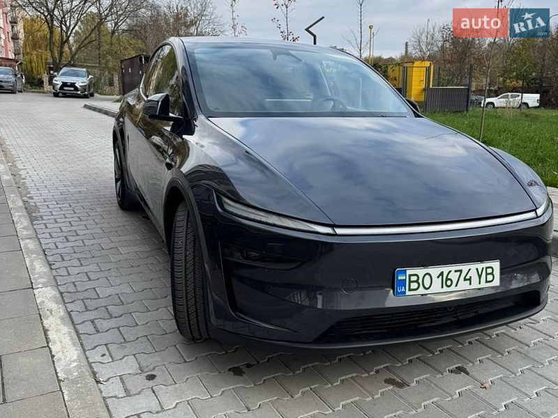 Позашляховик / Кросовер Tesla Model Y 2025 в Тернополі
