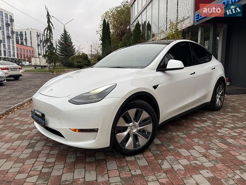 Tesla Model Y 2023