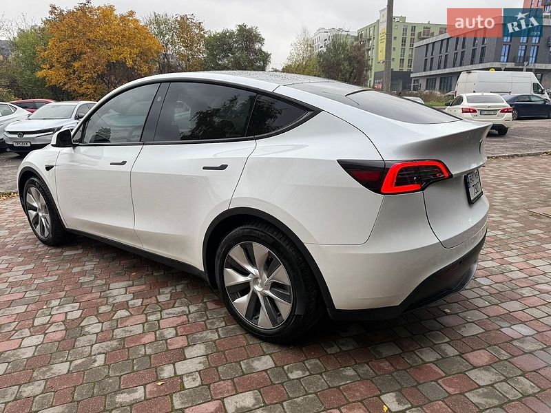Позашляховик / Кросовер Tesla Model Y 2023 в Львові