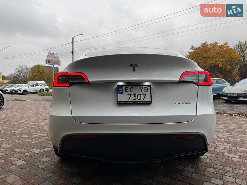 Позашляховик / Кросовер Tesla Model Y 2023 в Львові
