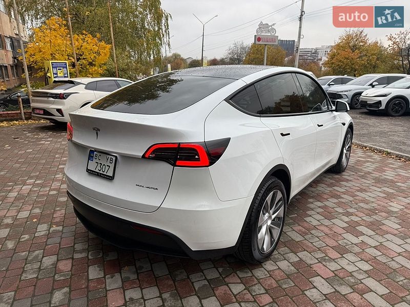 Внедорожник / Кроссовер Tesla Model Y 2023 в Львове
