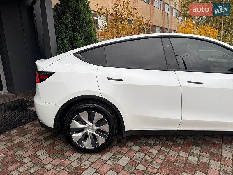 Позашляховик / Кросовер Tesla Model Y 2023 в Львові