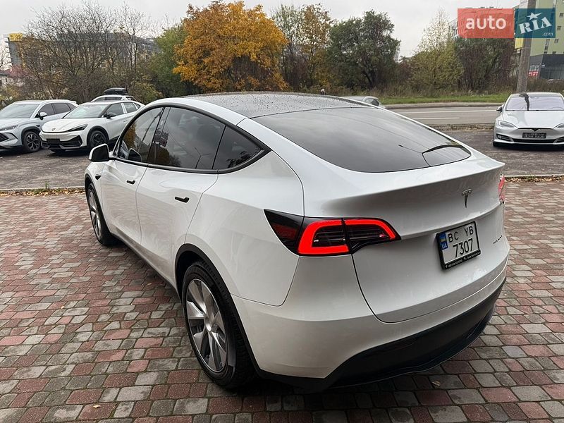 Позашляховик / Кросовер Tesla Model Y 2023 в Львові
