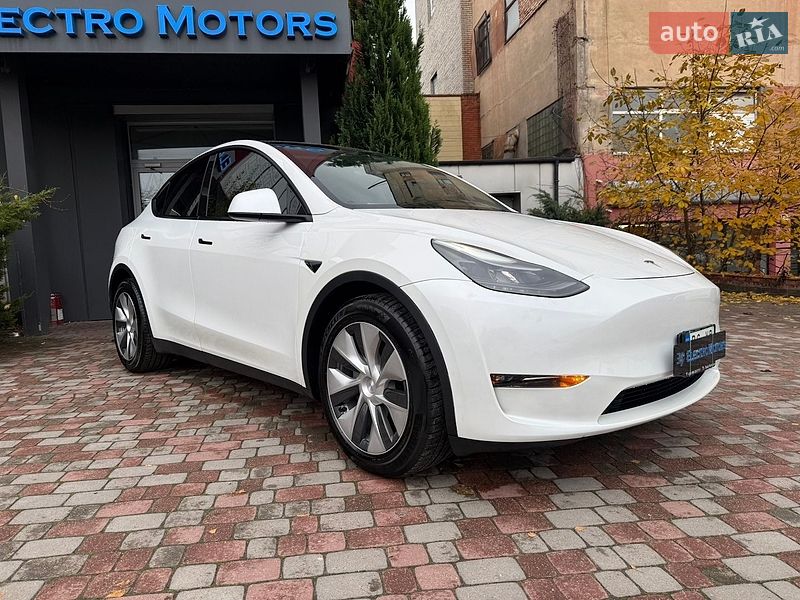 Позашляховик / Кросовер Tesla Model Y 2023 в Львові
