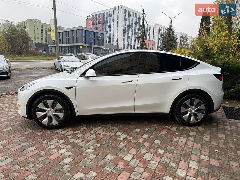 Позашляховик / Кросовер Tesla Model Y 2023 в Львові