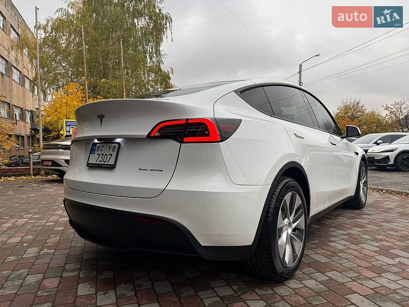 Внедорожник / Кроссовер Tesla Model Y 2023 в Львове