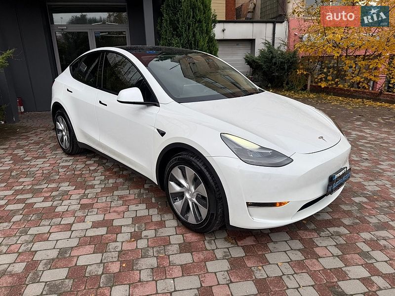 Позашляховик / Кросовер Tesla Model Y 2023 в Львові