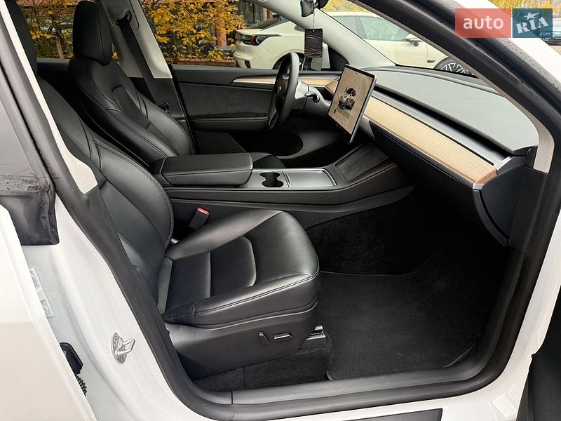 Позашляховик / Кросовер Tesla Model Y 2023 в Львові