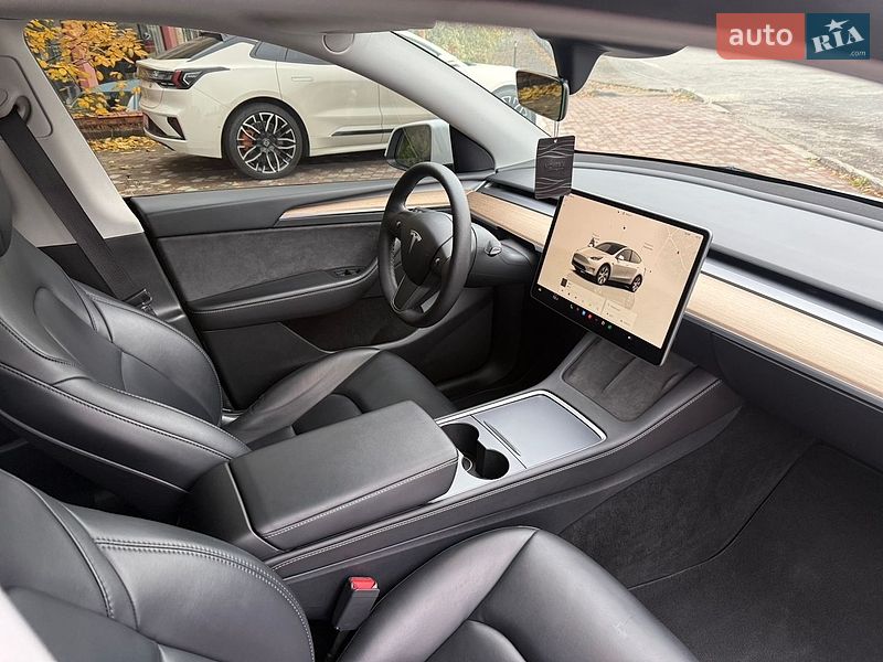 Позашляховик / Кросовер Tesla Model Y 2023 в Львові